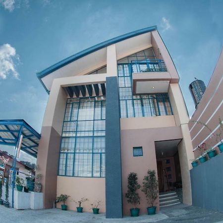 The Half House By Elmar Cabin Baguio City Exterior photo